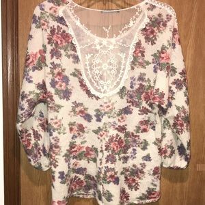 XXL Silk Italian Floral/Lace Back Sweater Perfect